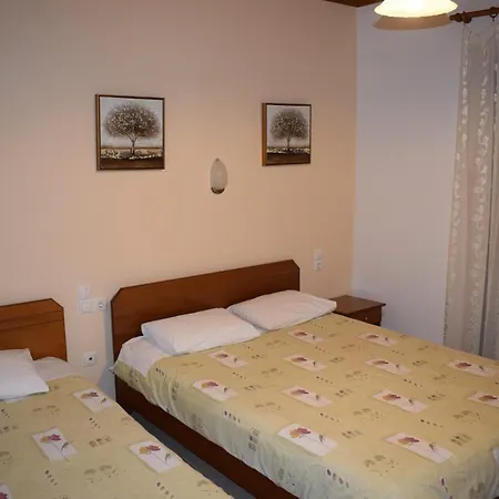 Отель Arsenis 3*