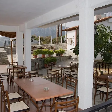 Hotel Arsenis 3*