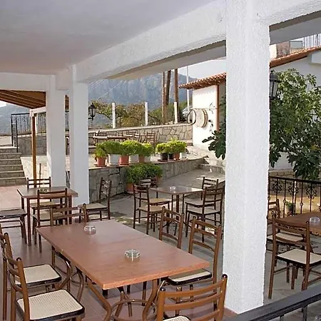 Arsenis Hotel